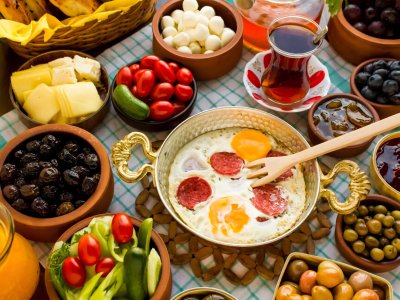 halal-tokyo-kaliber-turkish-breakfast-olives-cheese-turkish-jam
